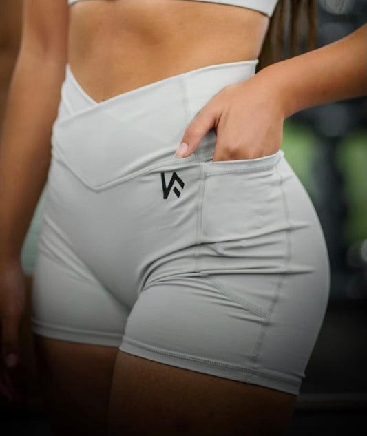 Cross waist pockets short